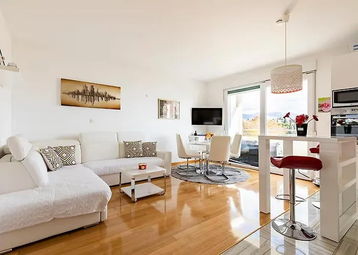 Apartment In Split With Sea View, Balcony, Air Conditioning, Wifi 5141-1
