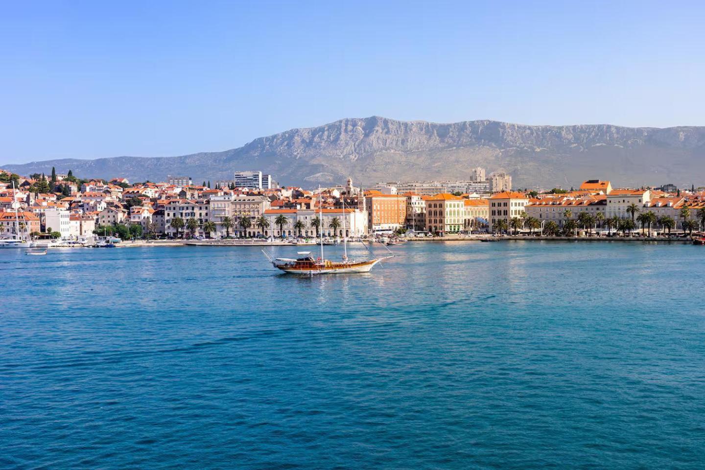 Apartment In With Sea View, Balcony, Air Conditioning, Wifi 5141-1