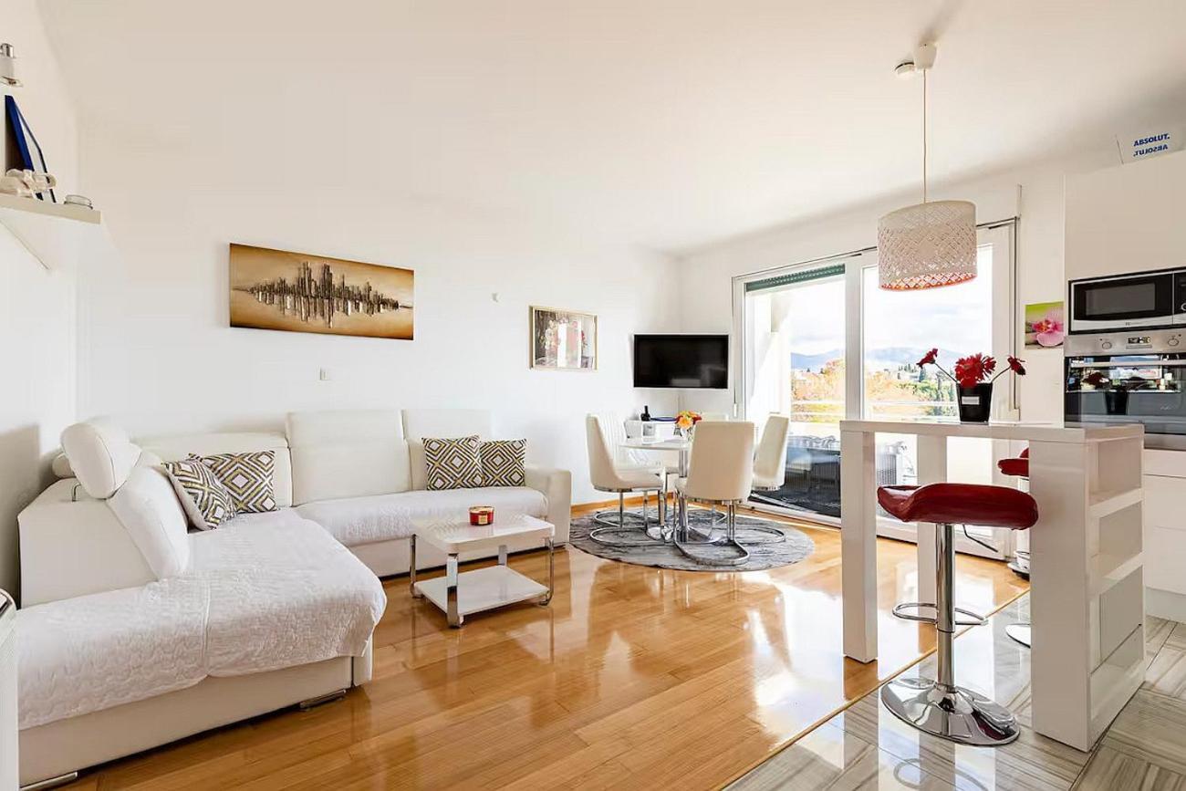 Apartment In With Sea View, Balcony, Air Conditioning, Wifi 5141-1 Split